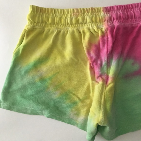Tie-Dye Shorts 🩳 - Picture 3 of 7